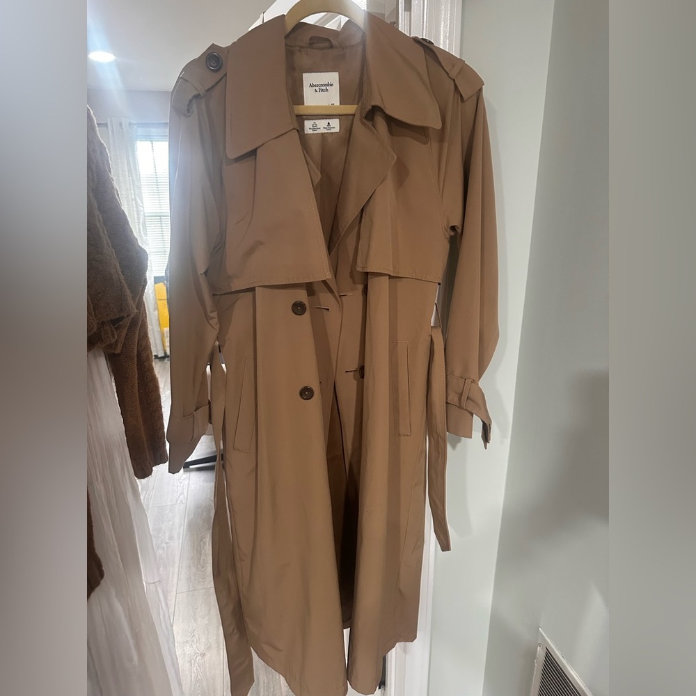 Abercrombie & Fitch Tan Trench Coat